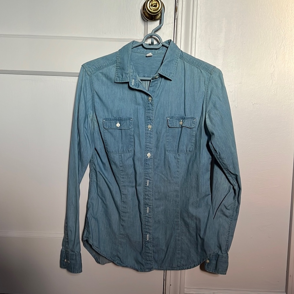 Uniqlo women’s denim button down shirt